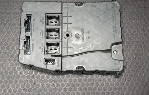 Renault Scenic II - Grand scenic II Comfort/convenience module 8200309690