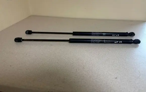 Mitsubishi Outlander Tailgate/trunk strut/damper 5802A007 0420N 5802A008