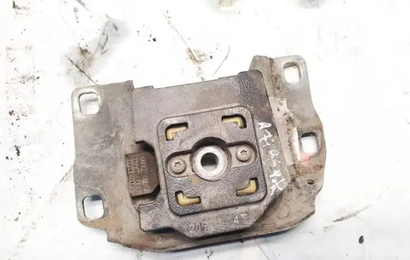 Ford C-MAX II Engine mount bracket v617m121 v61-7m121