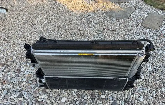 Renault Austral Radiator set 921004120R 500192904