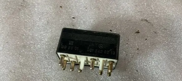 Mercedes-Benz S W140 Other relay A0015428219