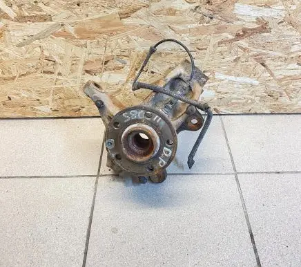 Volvo S80 Front wheel hub 6G913K170A