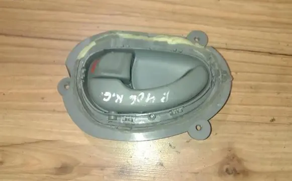 Peugeot 406 Rear door interior handle 9616307577