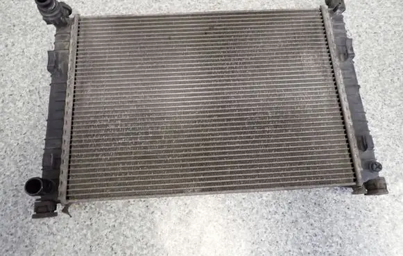 Mazda 2 Coolant radiator