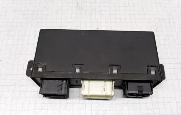 BMW 5 E39 Door central lock control unit/module 61358376072 05071752
