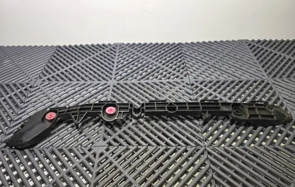 Toyota Prius (XW50) Rear bumper mounting bracket 5257547040 52575