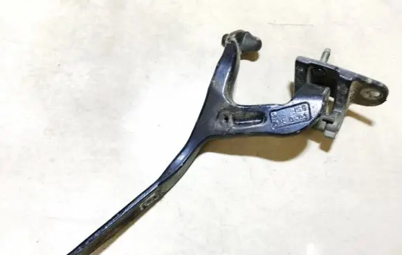 Mercedes-Benz E W211 Tailgate/trunk/boot hinge
