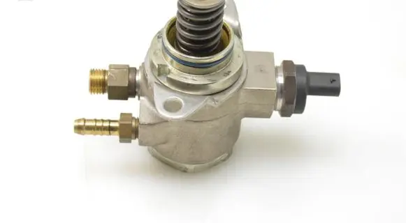 Audi A1 Fuel injection high pressure pump 03C127026J