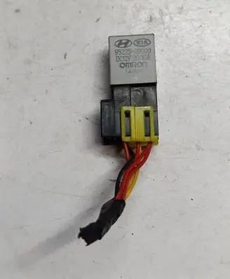 KIA Ceed Other relay 95225-2D000 DC12V2010A