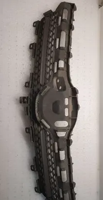 Toyota Corolla Verso AR10 Front bumper upper radiator grill 531110F030