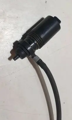 Volvo XC90 Windscreen/windshield washer pump 1012458 DR9M