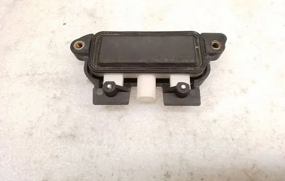 Tesla Model S Tailgate opening switch 