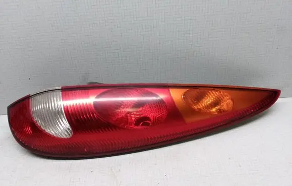 Nissan Almera Tino Rear/tail lights