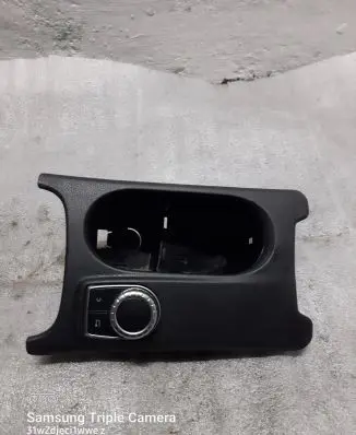 Cup holder front