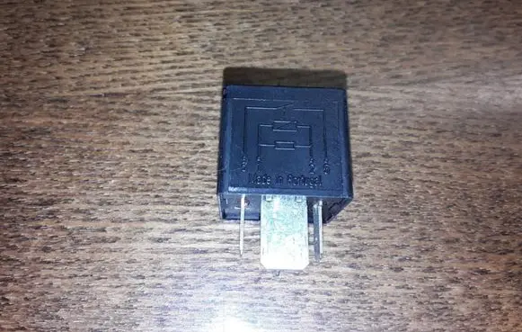 Volkswagen Golf IV Other relay 7M0951253A 95VW10K705CA