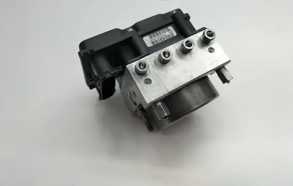 Suzuki SX4 ABS Pump 5611079J10 0265231670 0265800494