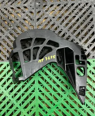 BMW 5 G30 G31 G38 Front bumper mounting bracket 7385347