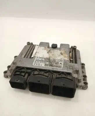Peugeot 208 Engine control unit/module 9678495980 0261S064 1039S49428