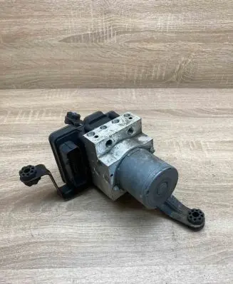 BMW X5 F15 ABS Pump 6884729 6884730