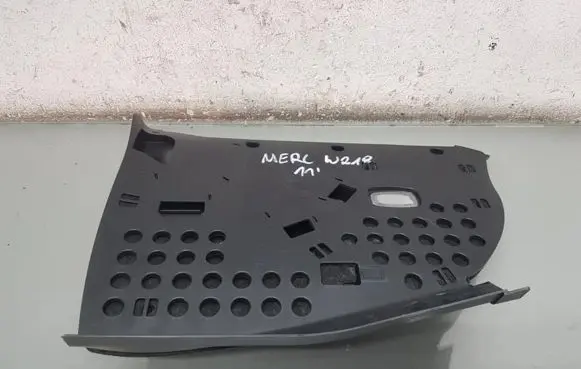 Mercedes-Benz CLS C218 X218 Glove box A2126801007