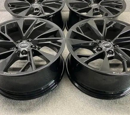 Audi A4 S4 B9 8W R18 alloy rim 8W0601025FM