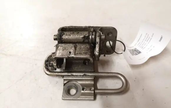 Skoda Superb B5 (3U) Rear door lower hinge 4B0833412