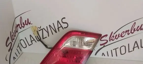 Toyota Camry Tailgate rear/tail lights