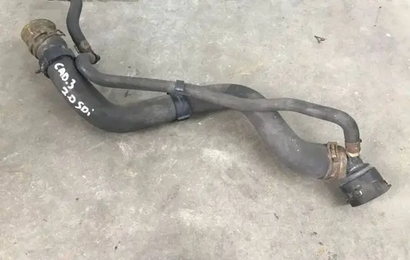 Coolant pipe/hose