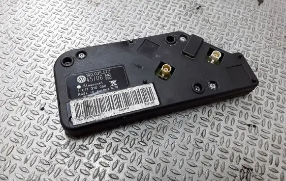 Volkswagen Eos Aerial antenna amplifier 1Q0035577