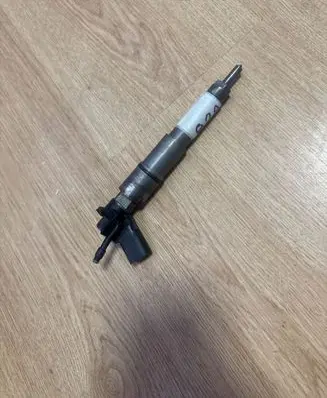 BMW 5 E60 E61 Fuel injector 0445115008