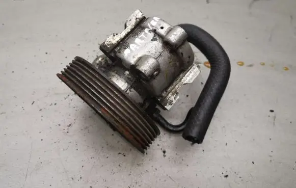Peugeot Partner Power steering pump 9631923680