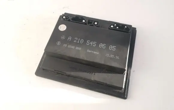 Mercedes-Benz E W210 Light module LCM A2105450605