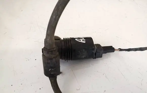 Land Rover Freelander 2 - LR2 Windscreen/windshield washer pump 30099 070903b