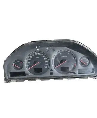 Volvo S60 Speedometer (instrument cluster) 8637996