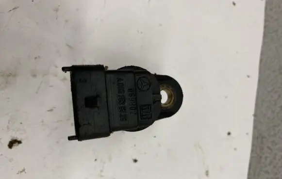 Mercedes-Benz A W168 Camshaft position sensor A0031539728