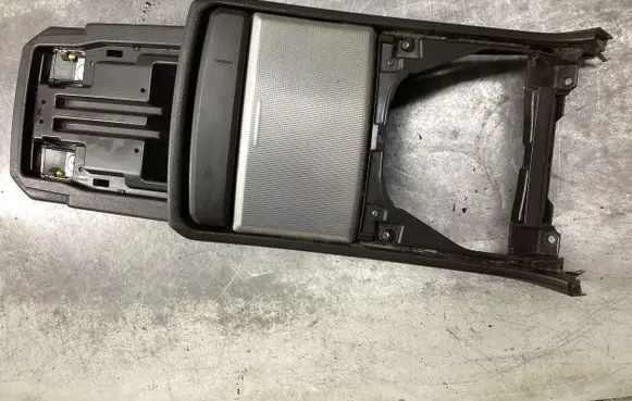Volvo XC90 Center console 30643837 39987022 03987027