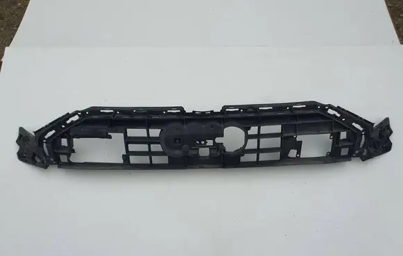 Audi A6 S6 C8 4K Front bumper upper radiator grill 4K0807233A