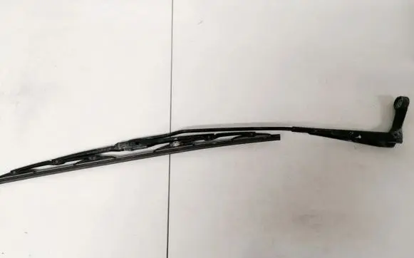 Skoda Superb B5 (3U) Front wiper blade arm