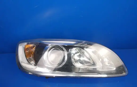 Volvo S60 Headlight/headlamp 31420111 89908435