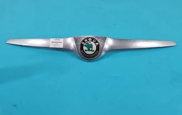 Skoda Fabia Mk2 (5J) Front bumper upper radiator grill 5J0853633 IMPRK1419682
