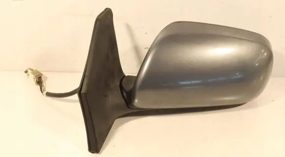 Toyota Avensis T250 Front door electric wing mirror E11015829