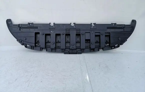 Mercedes-Benz GLA H247 Engine splash shield/under tray 622484604R