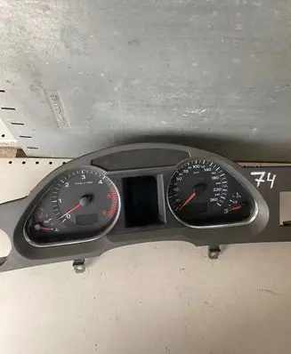 Audi A6 S6 C6 4F Speedometer (instrument cluster) 5550007301