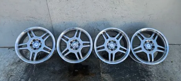 Mercedes-Benz C W203 R18 alloy rim A1704012102