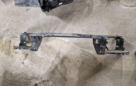 Volvo V70 Top upper radiator support slam panel 