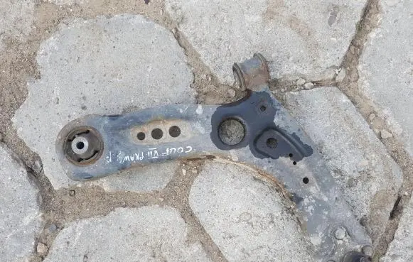 Volkswagen Golf VII Front control arm