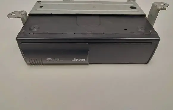 Jeep Grand Cherokee (WJ) CD/DVD changer P56038579AE 42846A