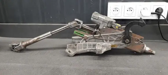 Volvo V50 Steering wheel axle P31280550