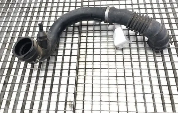 Mazda CX-7 Air intake hose/pipe R2AX13231