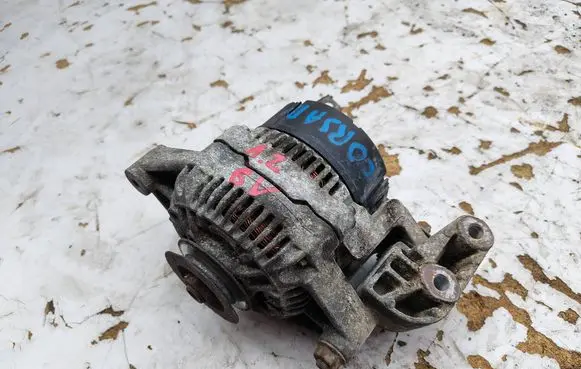 Opel Corsa B Generator/alternator 
